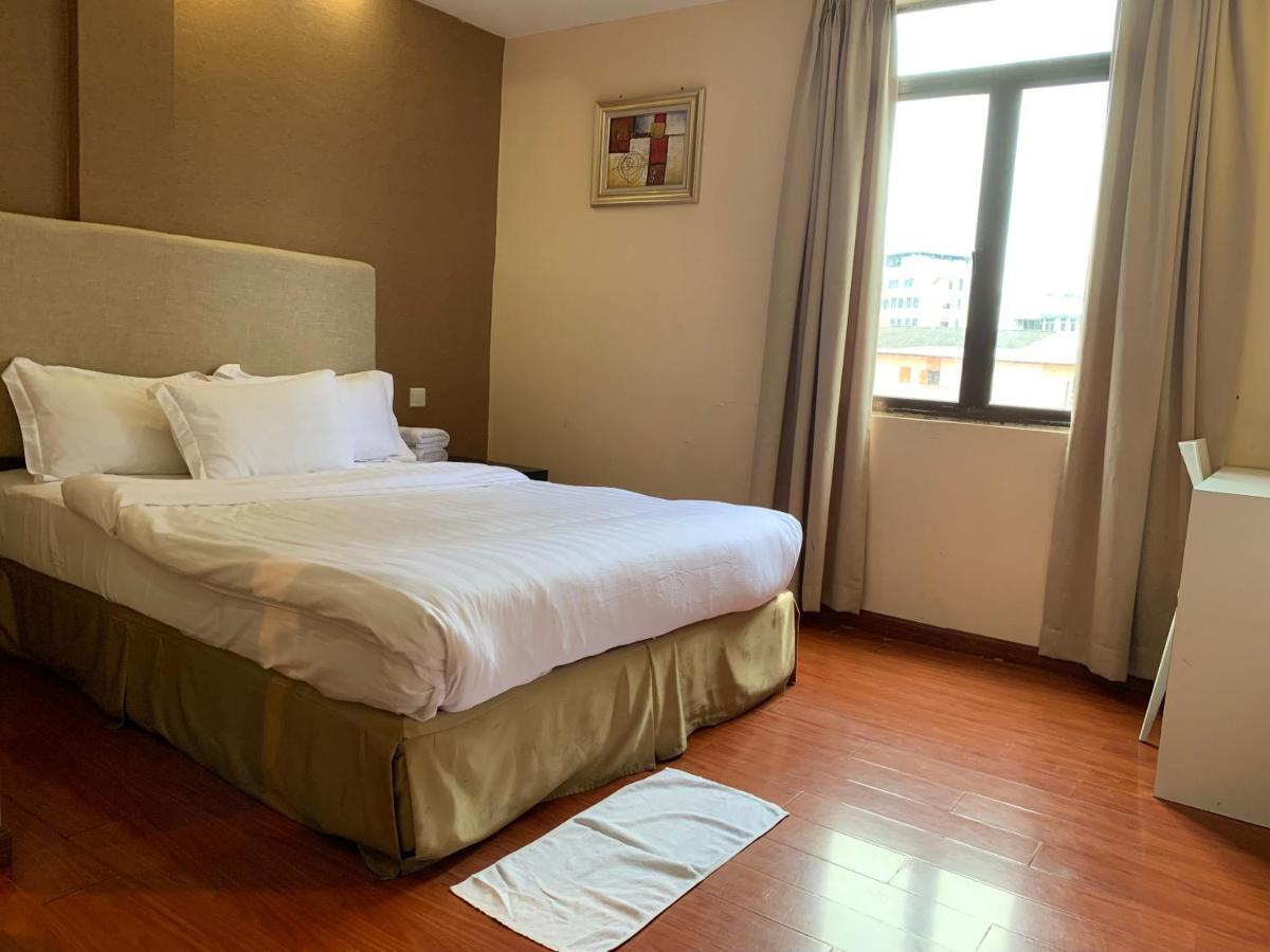 Mcity Inn Miri Buitenkant foto